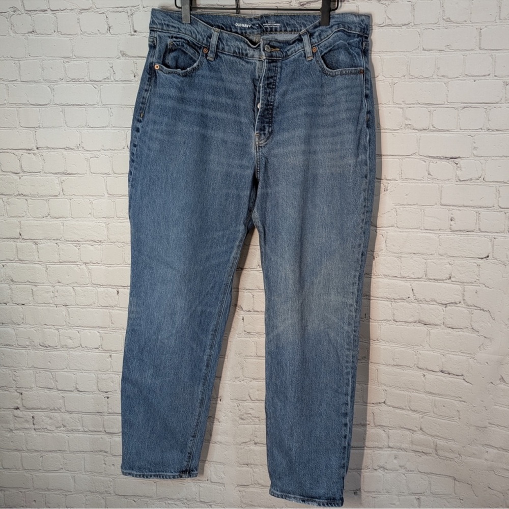 Old Navy Blue Straight Leg Jeans with Classic Denim Texture